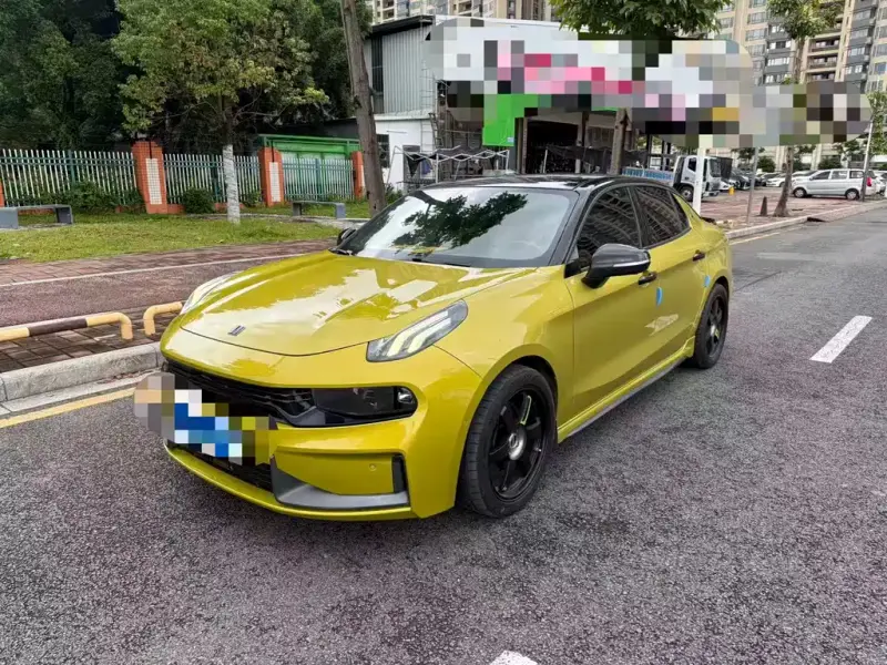 Lynk & Co 03
