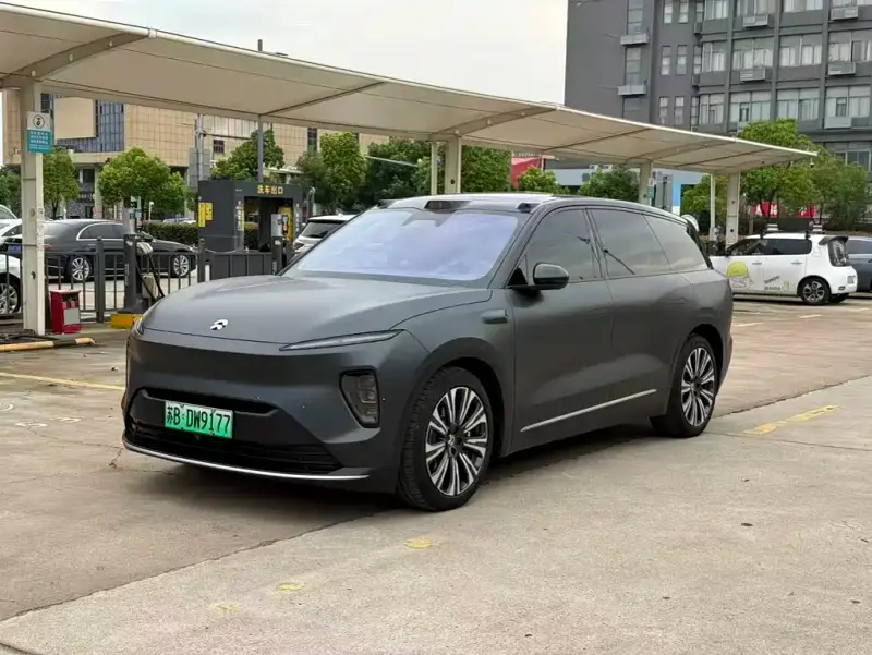 NIO ES8