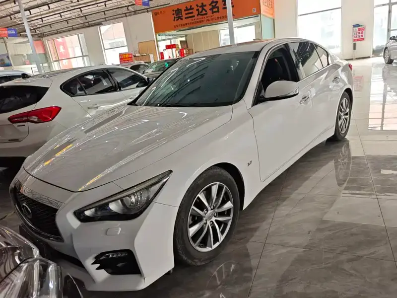 Infiniti Q50