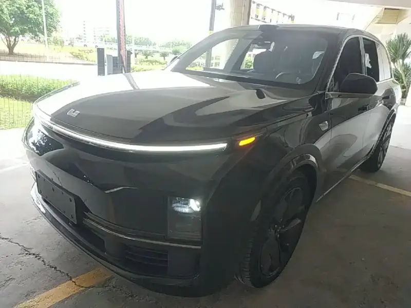 Li Auto L8