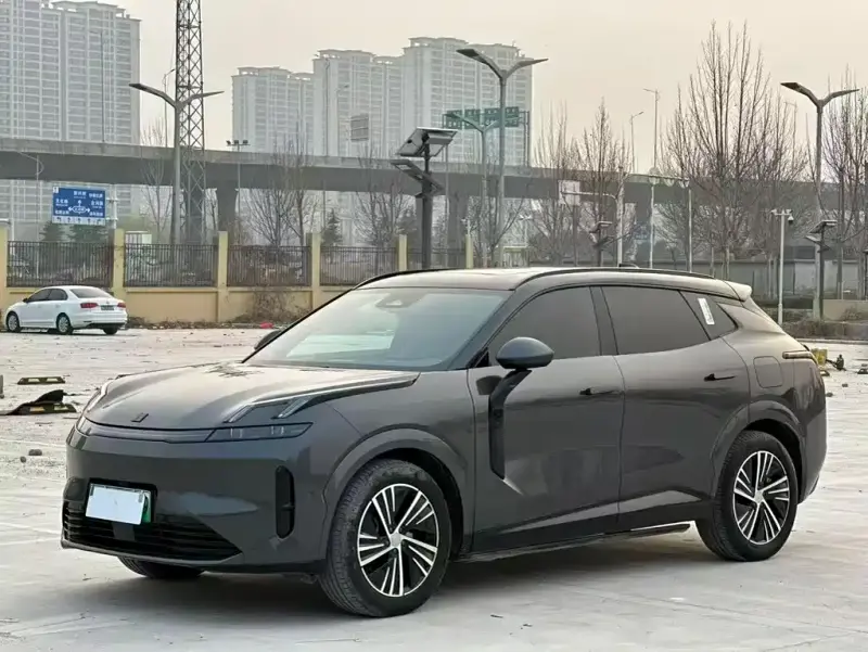 Lynk & Co 08 EM-P