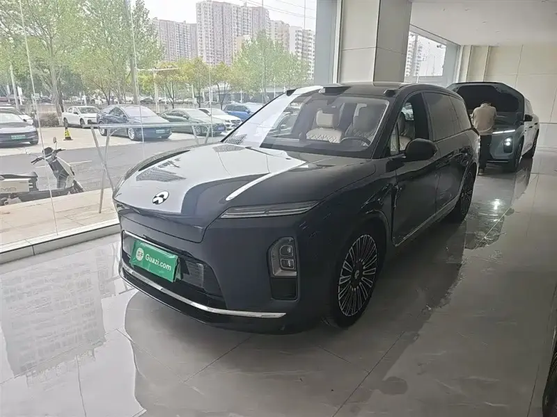 NIO ES8
