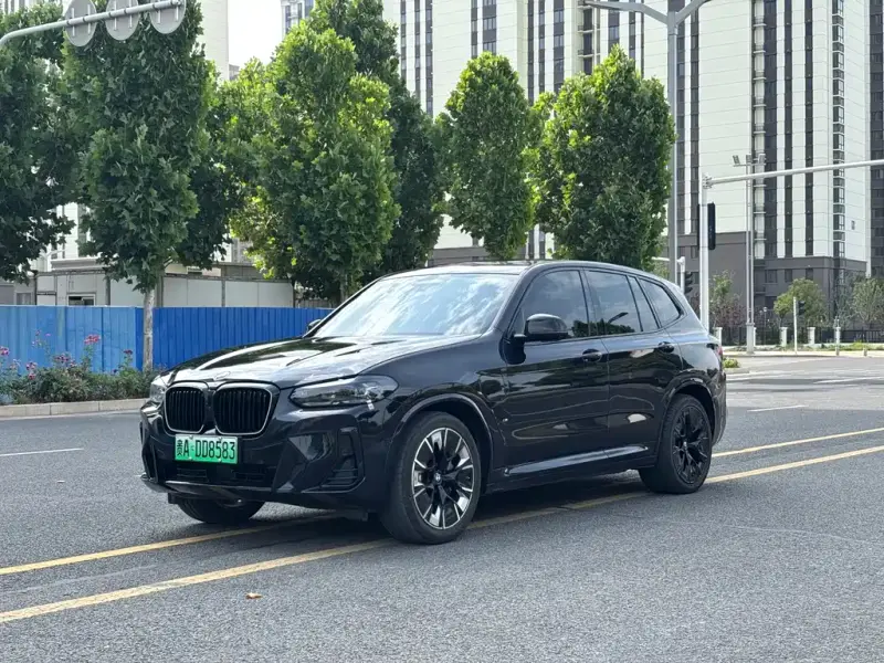 BMW iX3