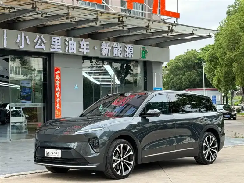 NIO ES8