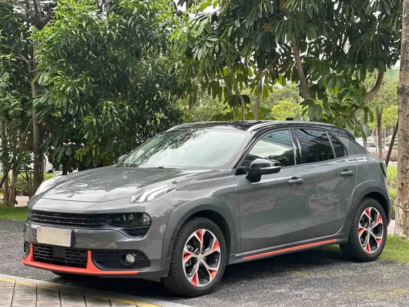 Lynk & Co 02