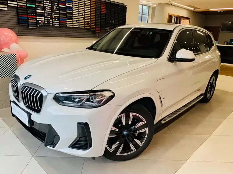 BMW iX3