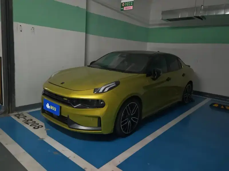Lynk & Co 03
