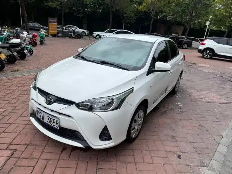 Toyota Yaris L