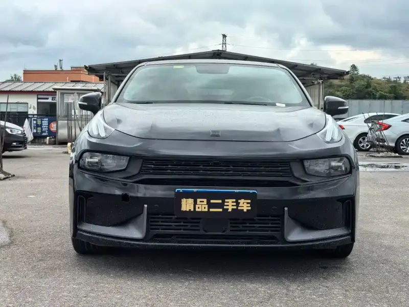 Lynk & Co 03