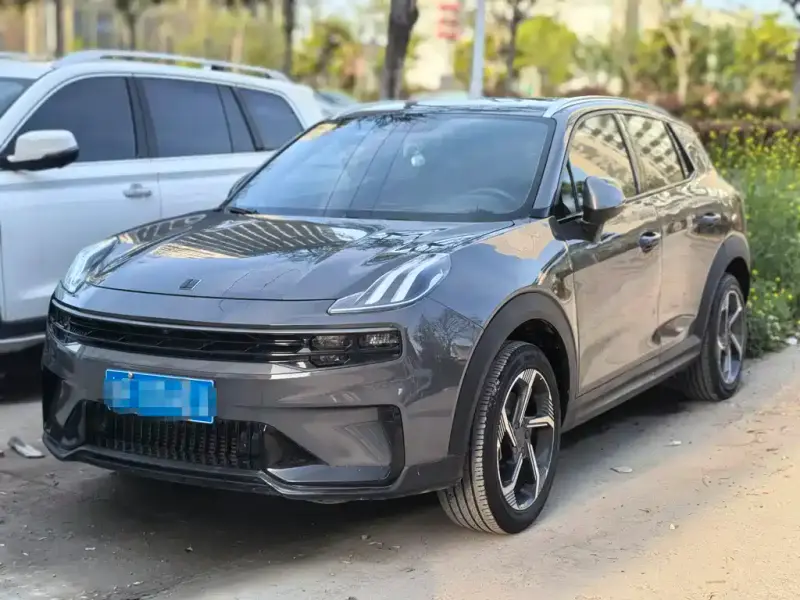 Lynk & Co 06