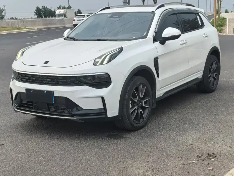 Lynk & Co 01