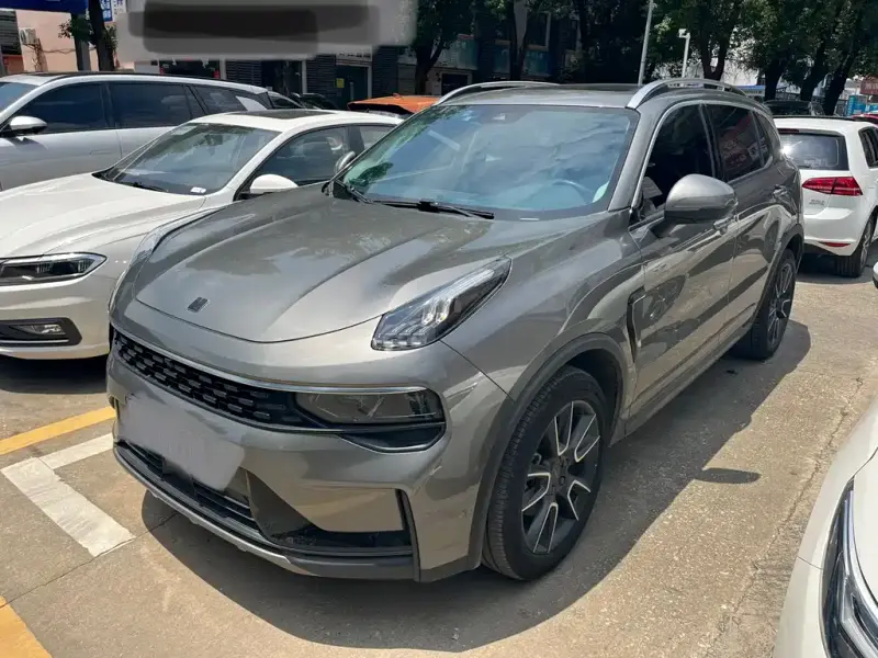 Lynk & Co 01