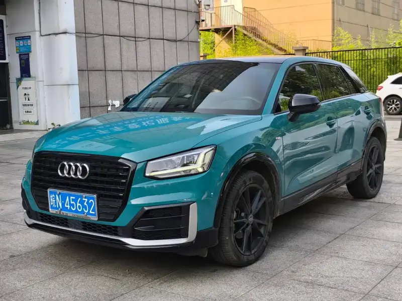 Audi Q2L
