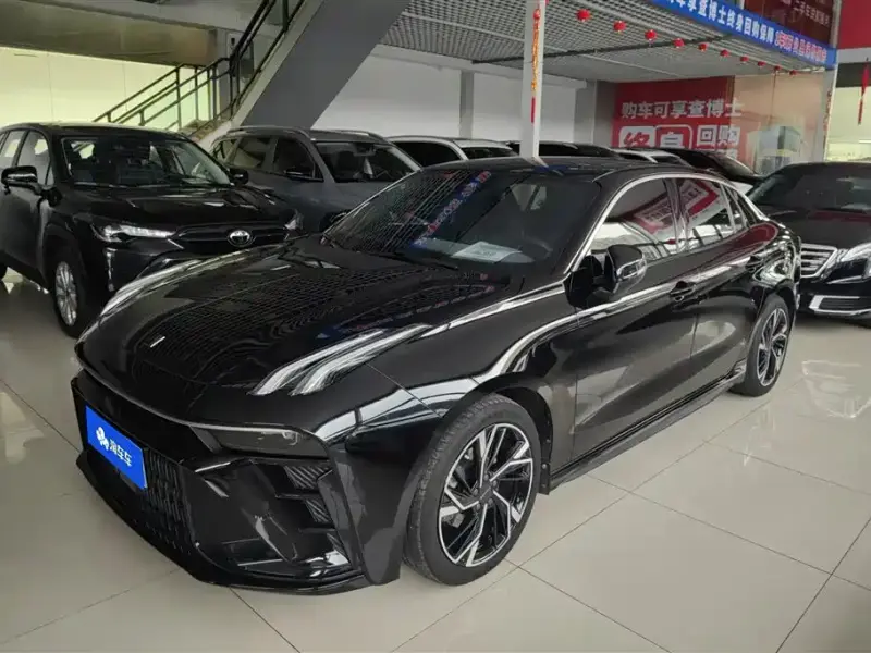 Lynk & Co 03