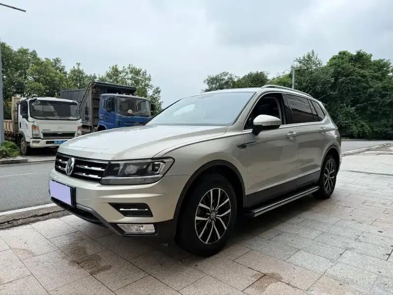 Volkswagen Tiguan L