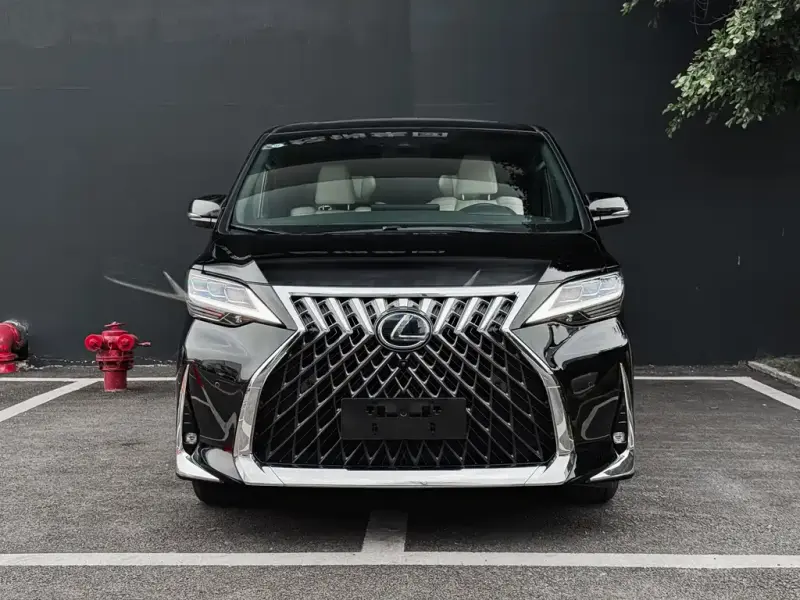 Lexus LM