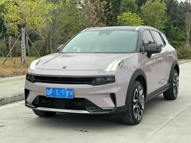 Lynk & Co 06