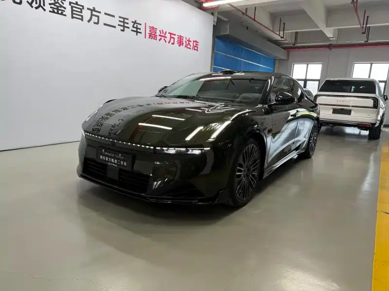 Lynk & Co 10