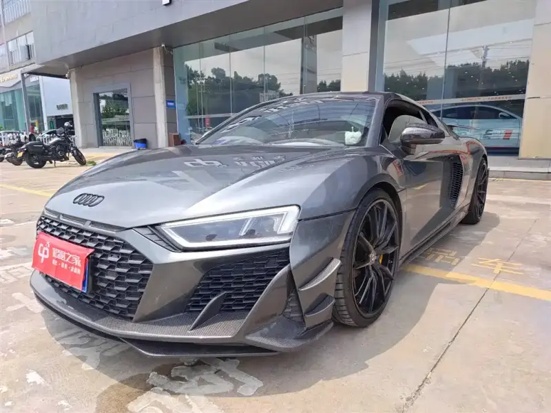 Audi R8