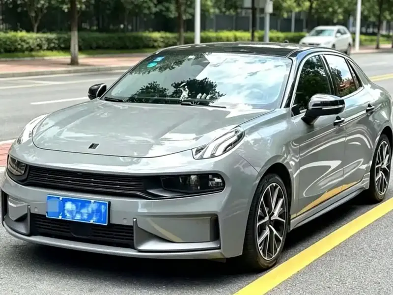 Lynk & Co 03