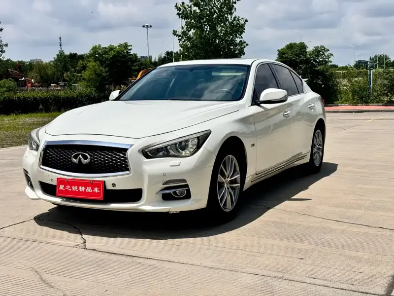 Infiniti Q50L