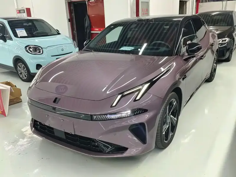 Lynk & Co 07 EM-P