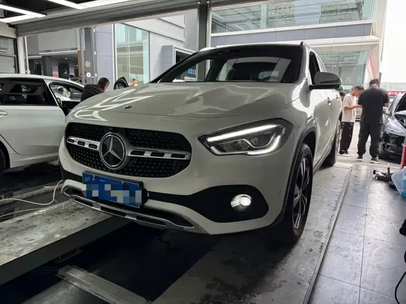 Mercedes-Benz GLA