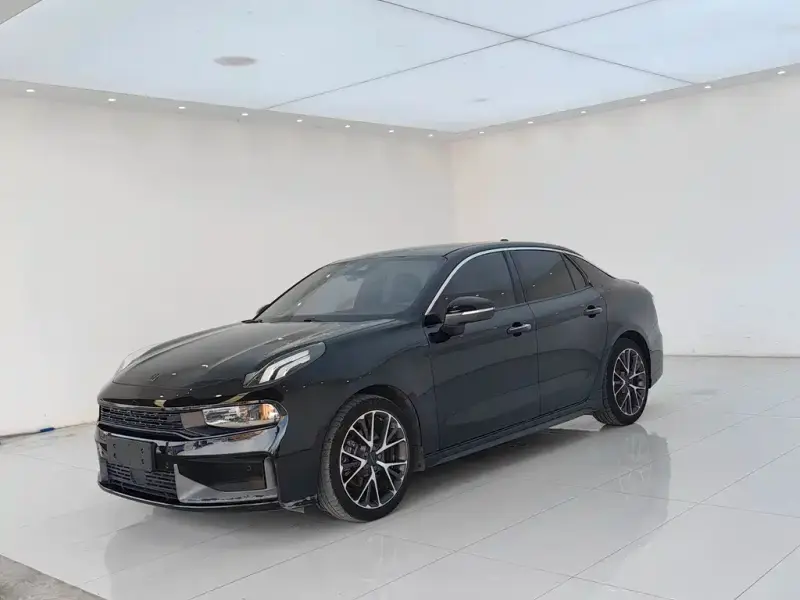 Lynk & Co 03