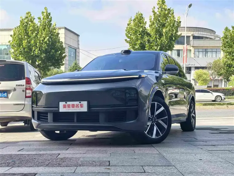 Li Auto L8
