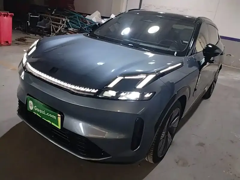 Lynk & Co 08 EM-P