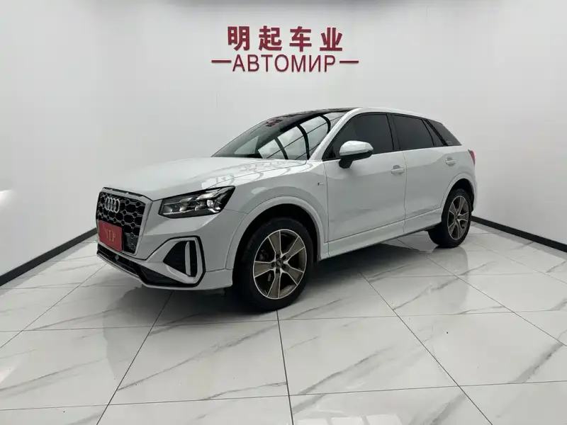 Audi Q2L