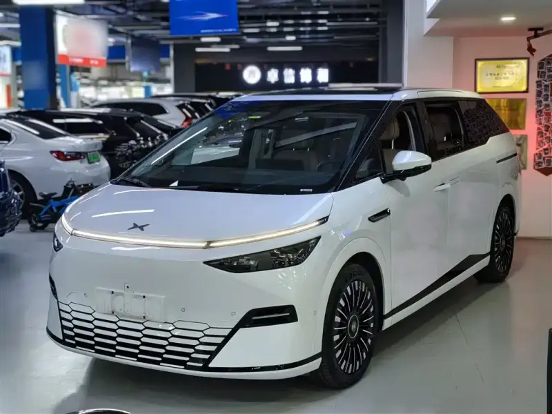 XPeng X9