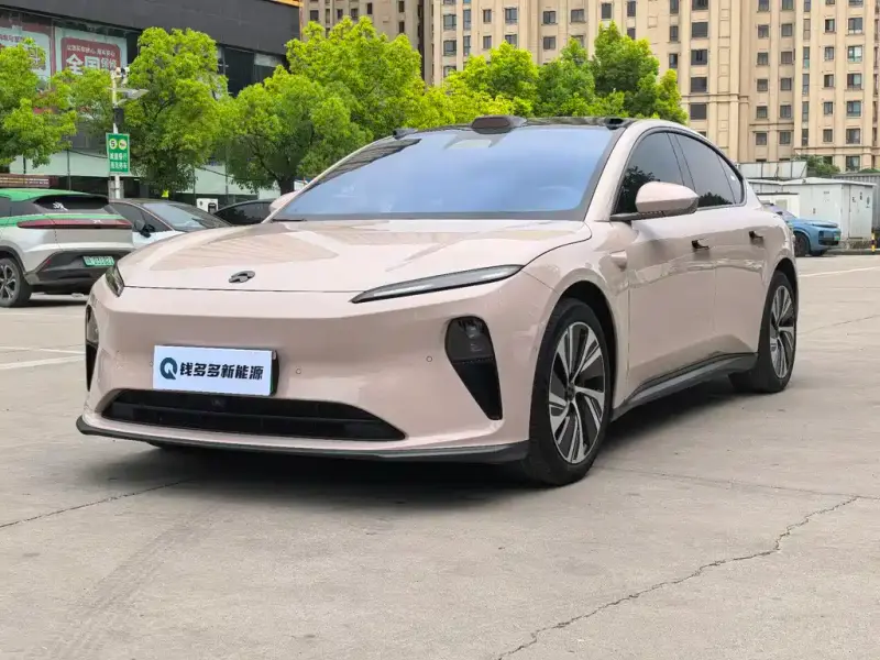 NIO ET5