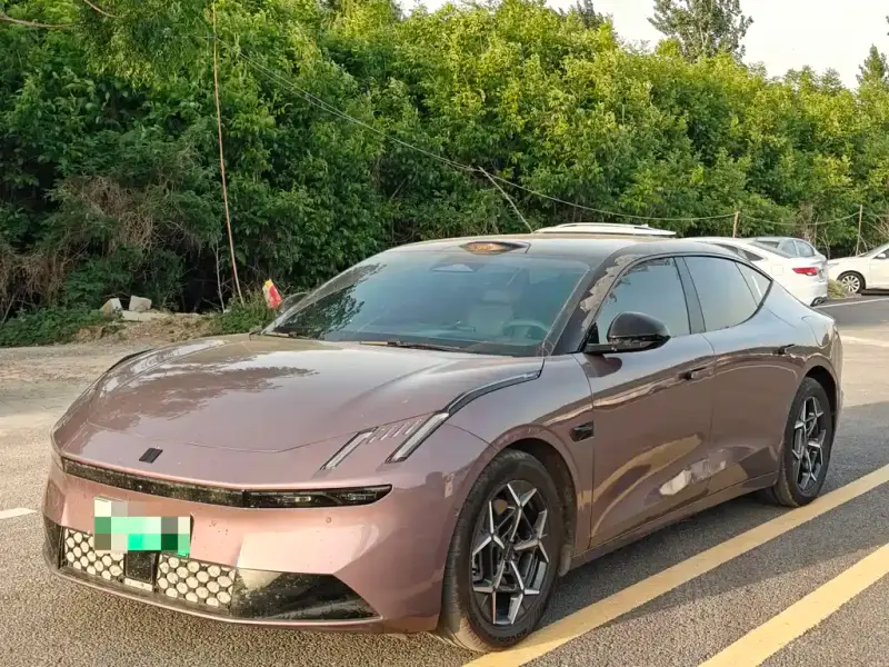 Lynk & Co 10