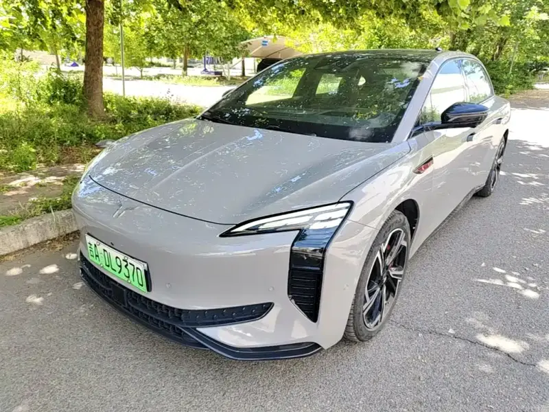 Hongqi EH7