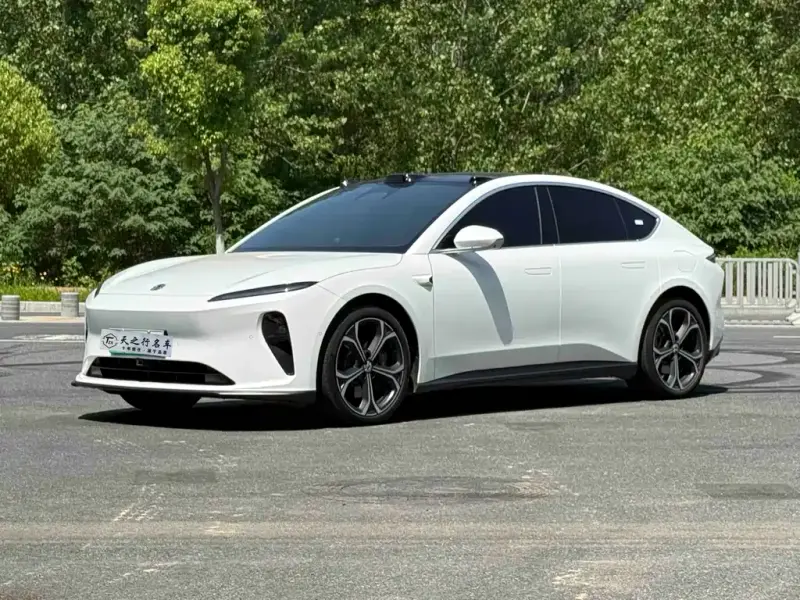 NIO ET5
