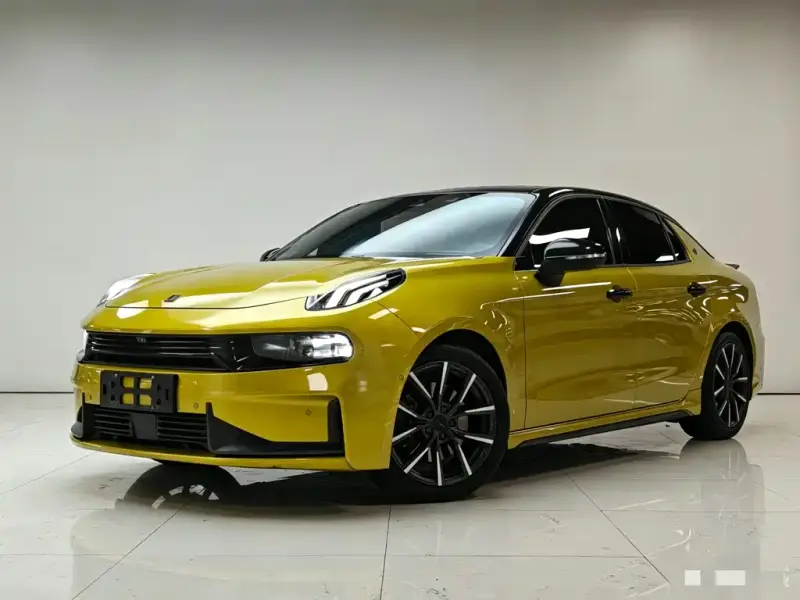 Lynk & Co 03