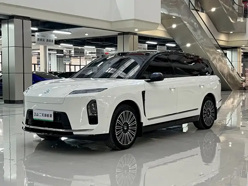 NIO ES8