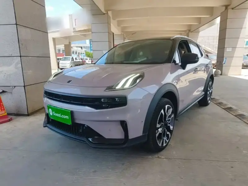Lynk & Co 06