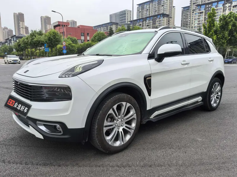Lynk & Co 01