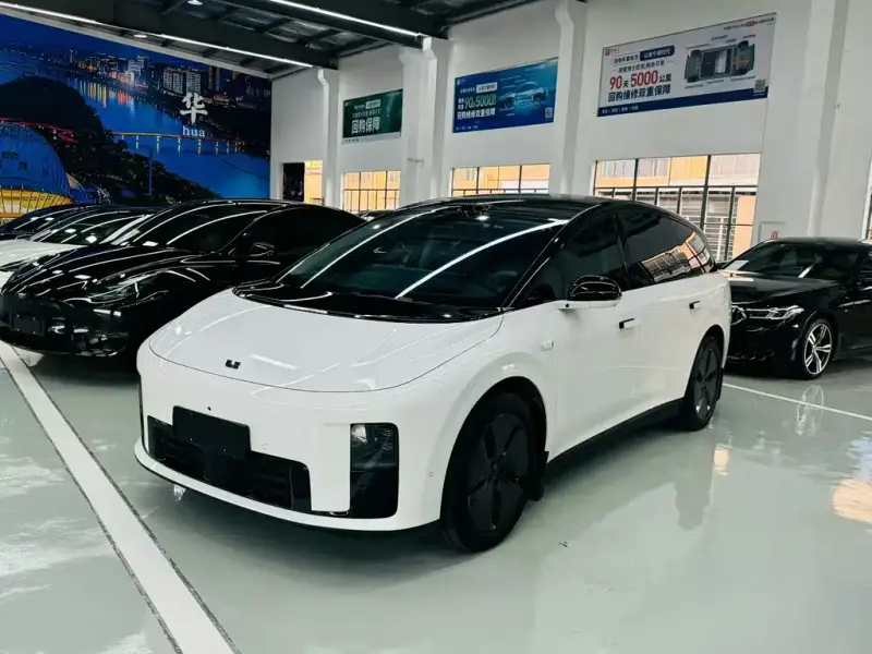 Li Auto i8