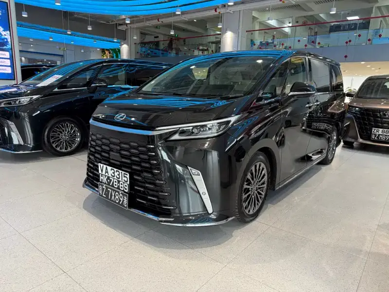 Lexus LM