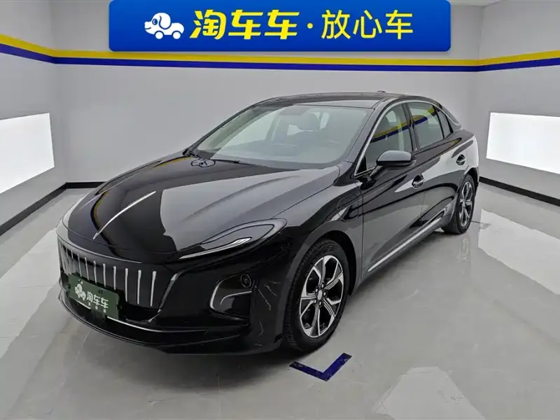 Hongqi E-QM5