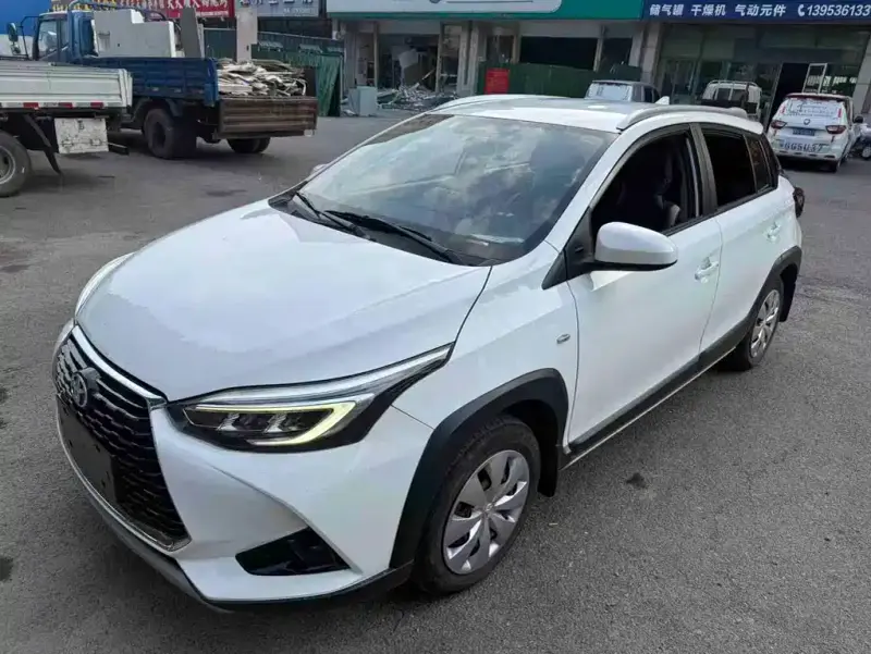 Toyota Yaris L