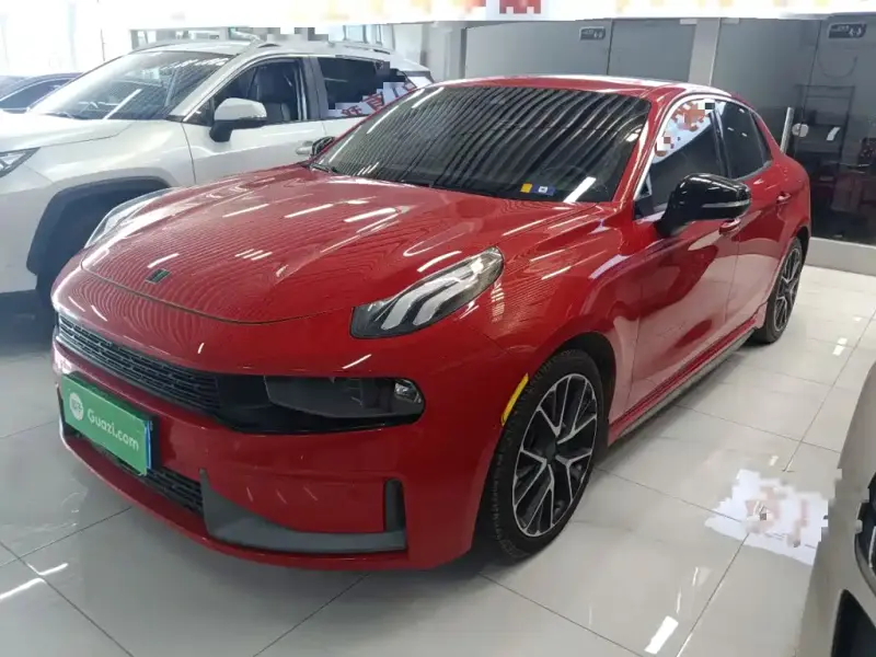 Lynk & Co 03