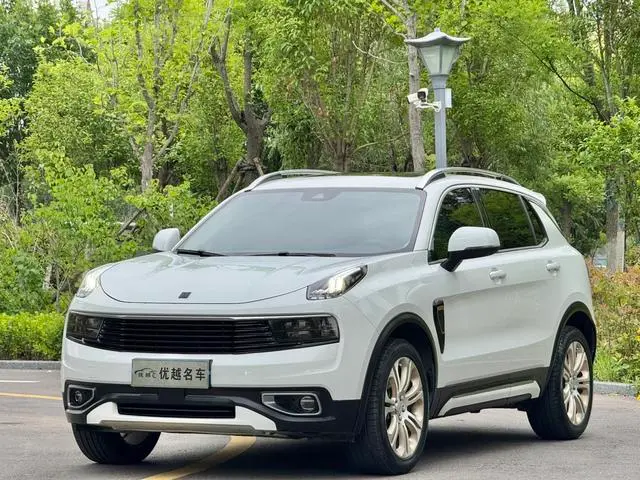 Lynk & Co 01