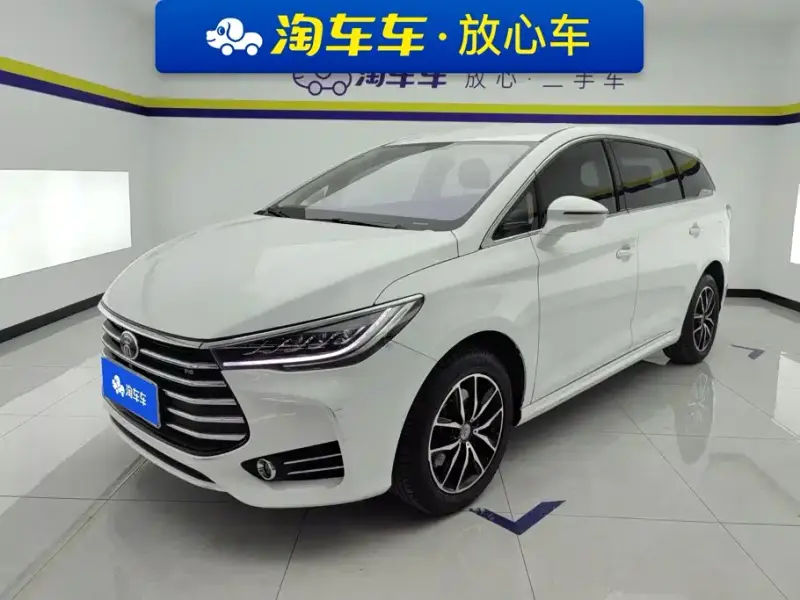 BYD MAX