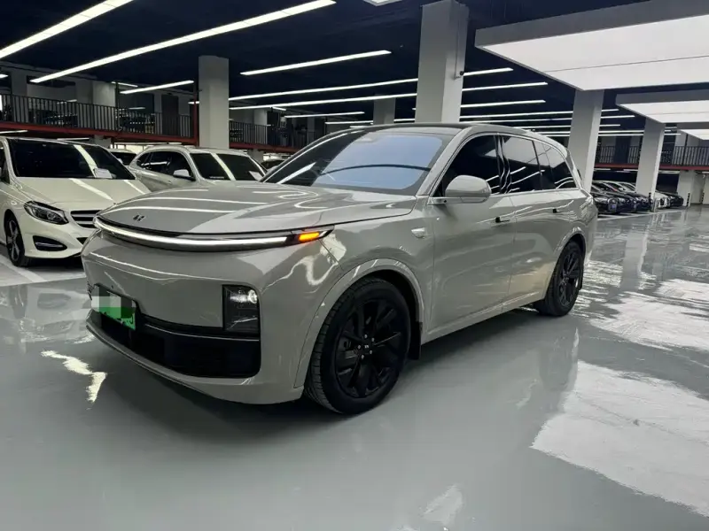 Li Auto L8