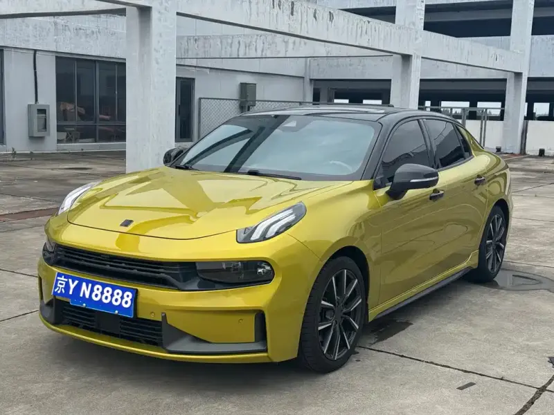 Lynk & Co 03