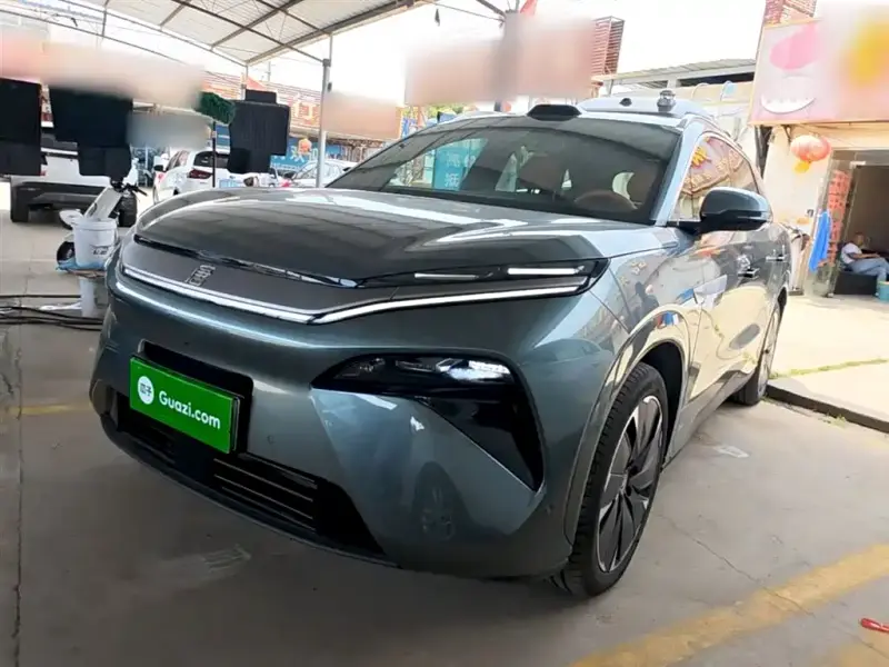 BYD Tang L